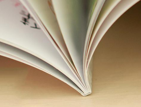 宣傳畫(huà)冊膠釘裝